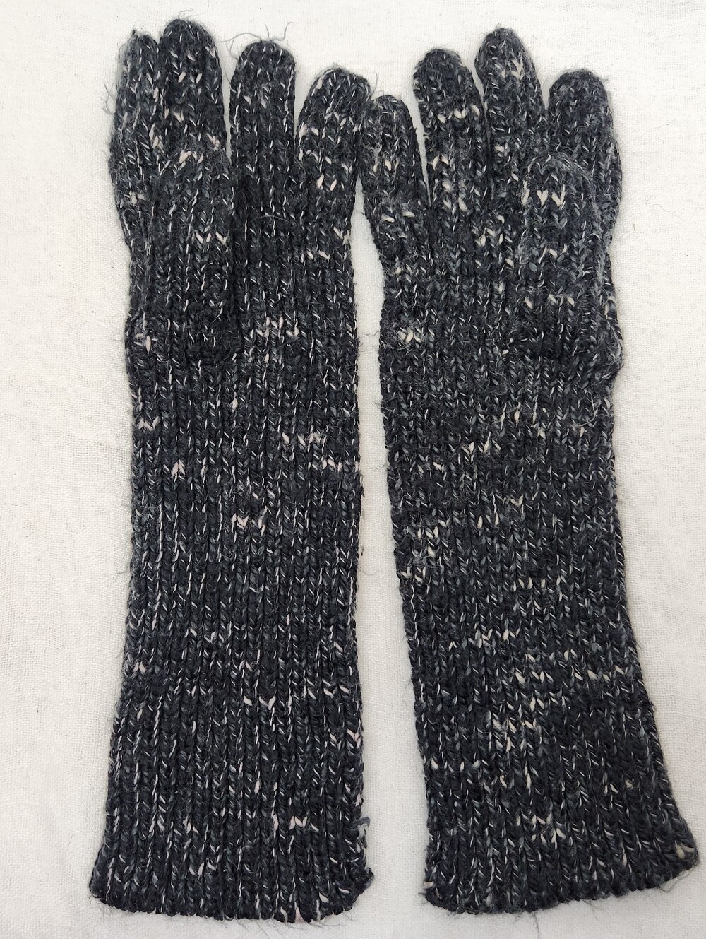 Womens Size Small Black Knit Acrylic Long Forearm Gloves